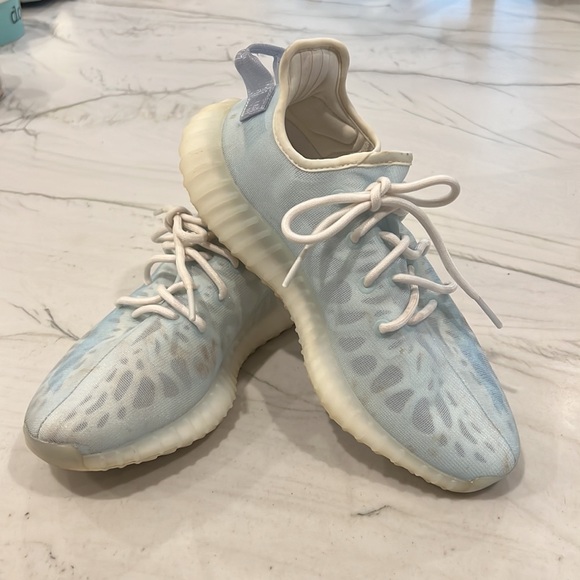 Adidas Yeezy Boost 350 V2 “Mono ICE” tennis shoes, men’s 7.5. - Picture 5 of 7